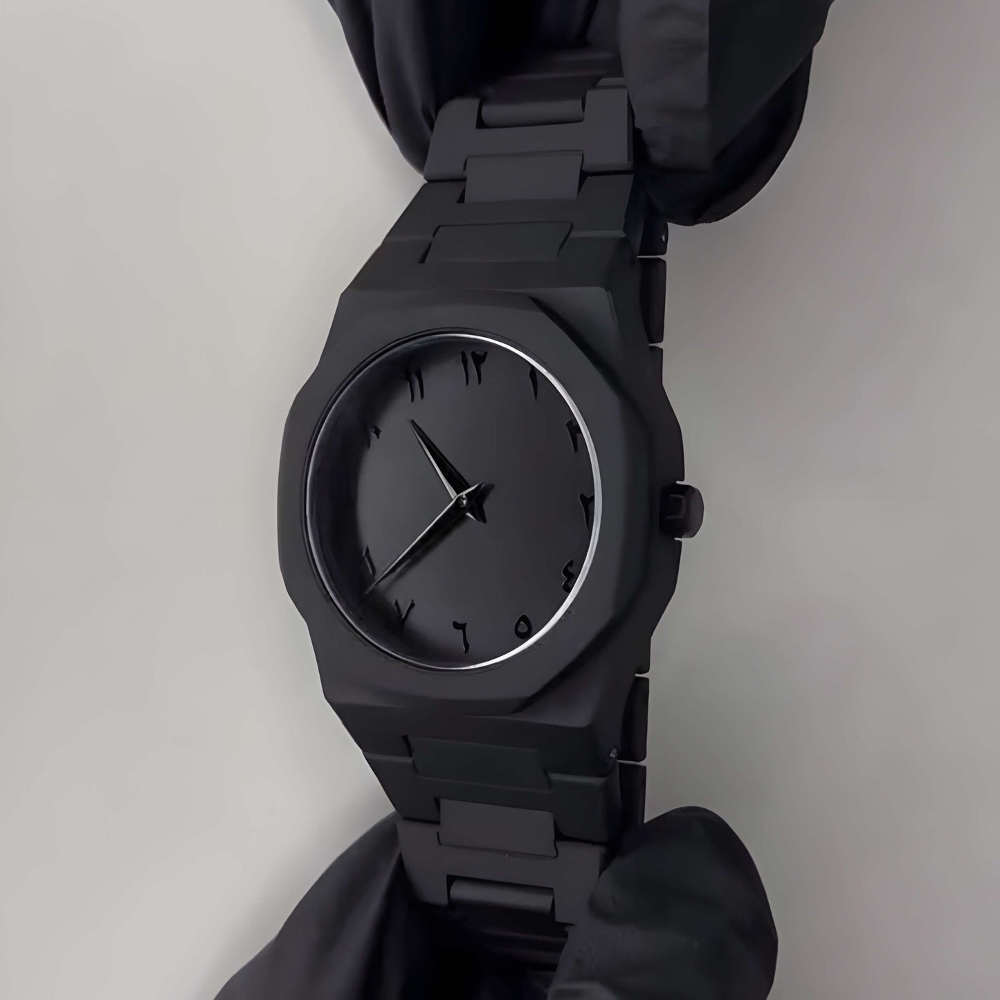 Arabic Aura Watch – Elegant Black Wristwatch with Arabic Numerals for Men & Women